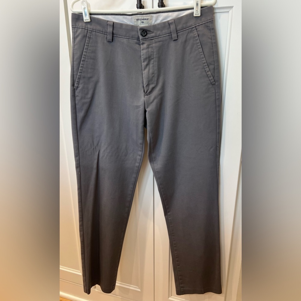 Dockers Gray 31 x 32 Slim Tapered Pants Good Condition